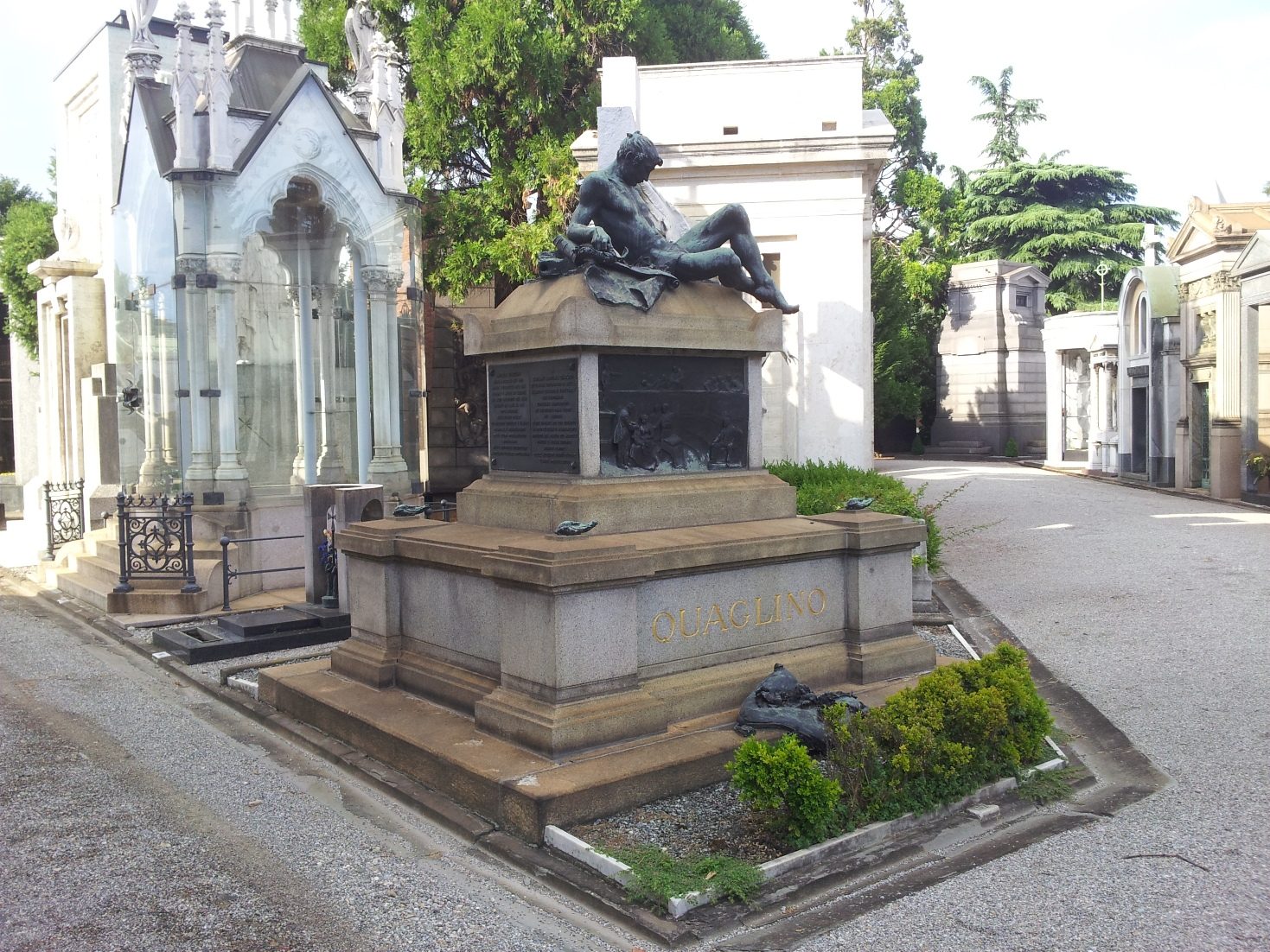 Antonio Quaglino's tomb, Monumental Cemetery, Milan - 01.jpg
